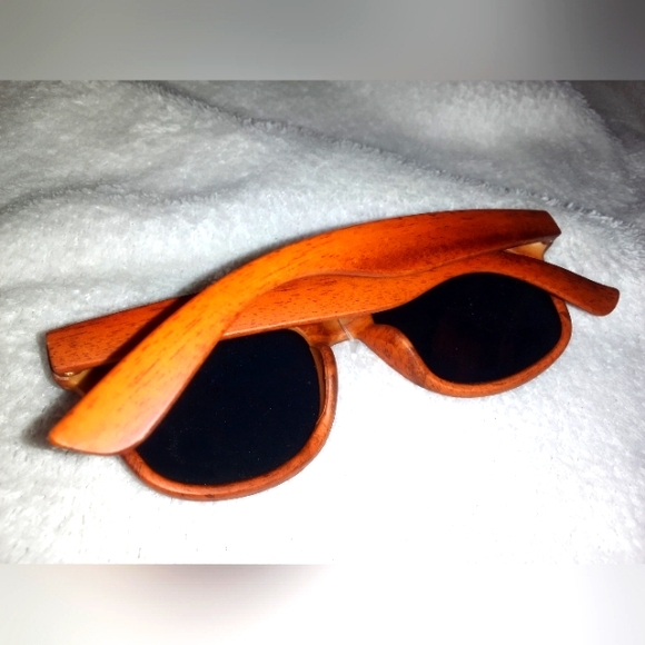 NEW sunglasses - Picture 2 of 4